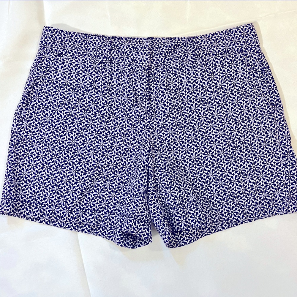 Anne Taylor Dressy Shorts, Size 4